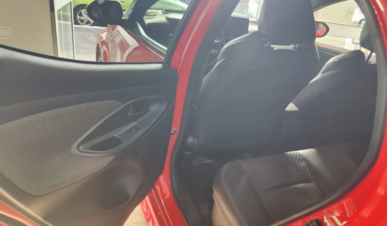 Toyota Yaris 1.5 Hybrid 5 porte Premiere pieno