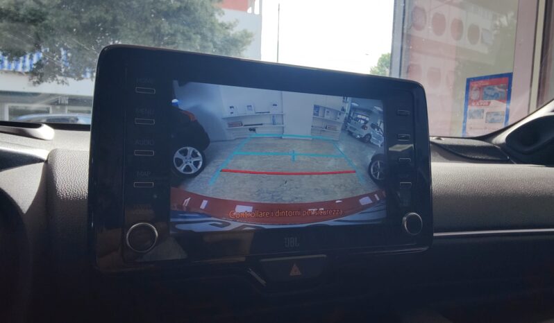 Toyota Yaris 1.5 Hybrid 5 porte Premiere pieno