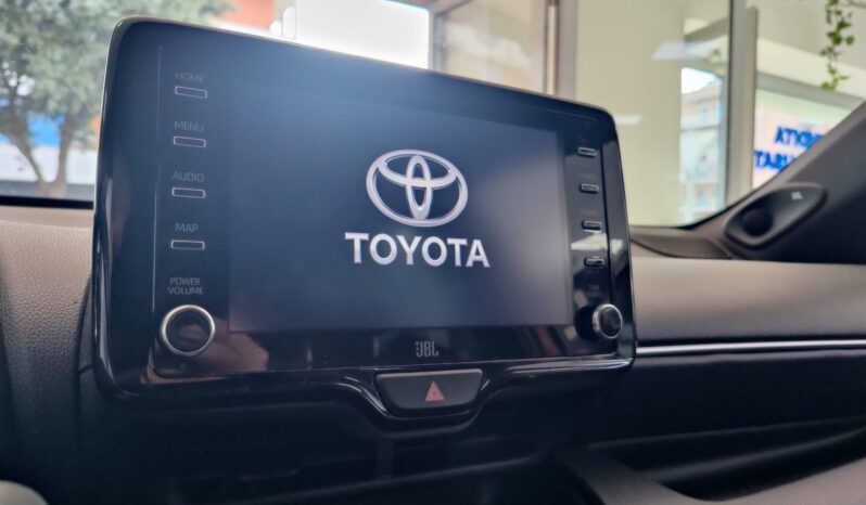 Toyota Yaris 1.5 Hybrid 5 porte Premiere pieno