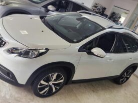 Peugeot 2008 BlueHDi 100 Allure