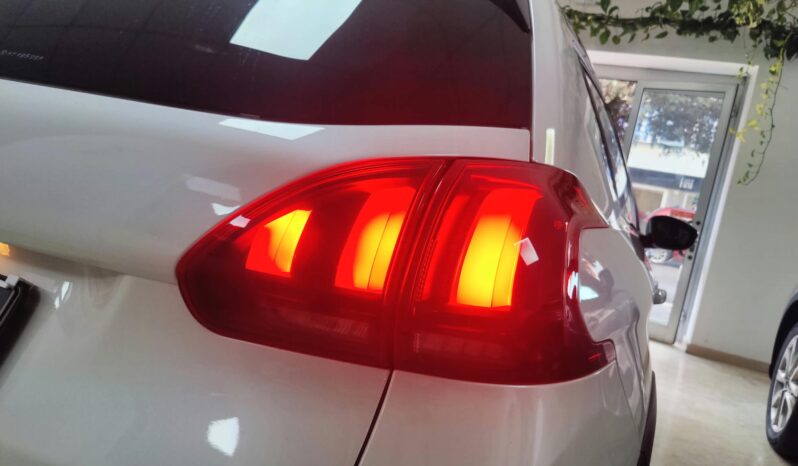 Peugeot 2008 BlueHDi 100 Allure pieno
