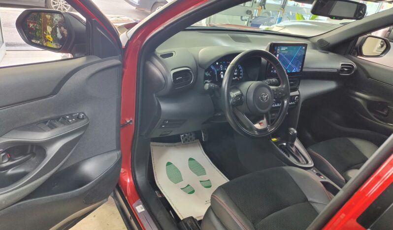 Toyota Yaris Cross 1.5 Hybrid E-CVT GR SPORT pieno