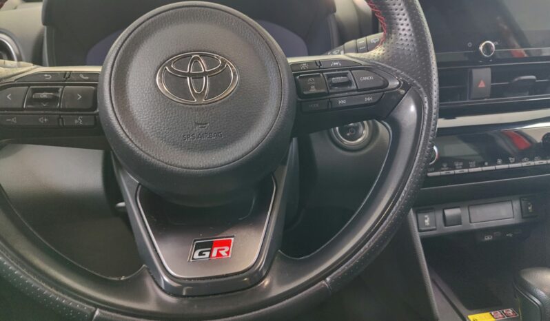 Toyota Yaris Cross 1.5 Hybrid E-CVT GR SPORT pieno
